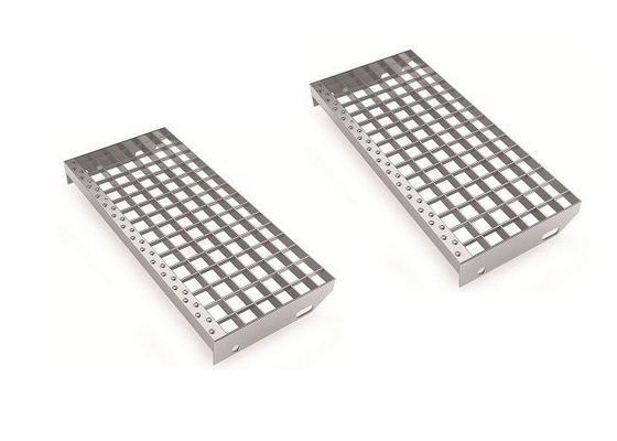 China Easy Maintenance Stainless Steel Floor Grilles , Stable Metal Driveway Drainage Grates supplier