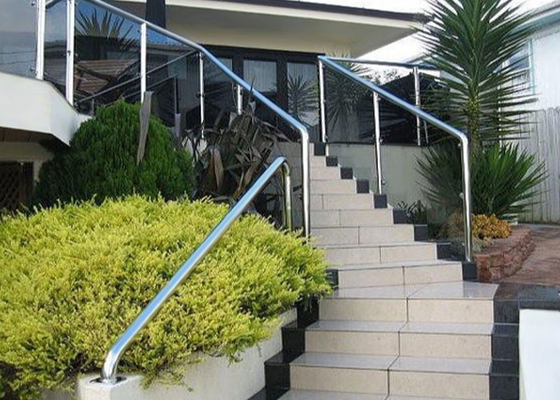 China Building Stainless Steel Balustrade , Stainless Steel Fence With Aluminum Alloy Materials supplier