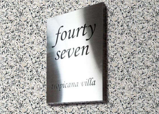 China Concave / Convex Type Custom Made Stainless Steel Signs Strong Solvent Resistance supplier