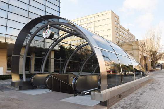China Circle Type Custom Stainless Steel Products Large Volume Subway Station supplier