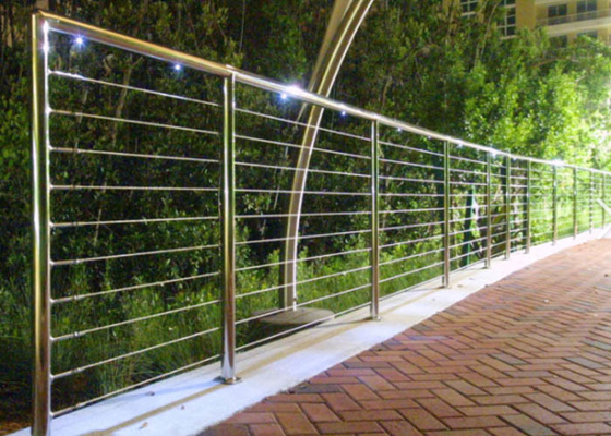 Energy Conservation Stainless Steel Guardrail , Stainless Steel Banister Easy Maintenance supplier