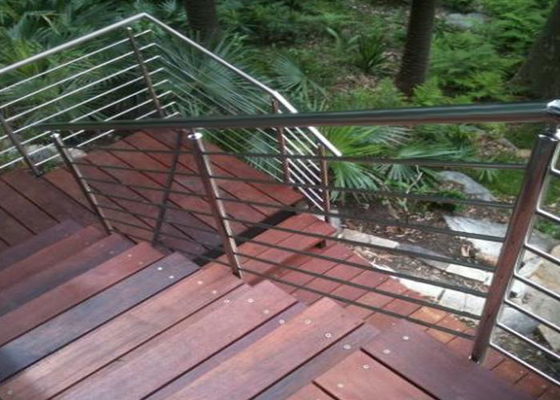 Energy Conservation Stainless Steel Guardrail , Stainless Steel Banister Easy Maintenance supplier