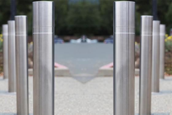 Warning Role Safety Bollards Barriers , Strong Durable Reflector Pop Up Bollards supplier