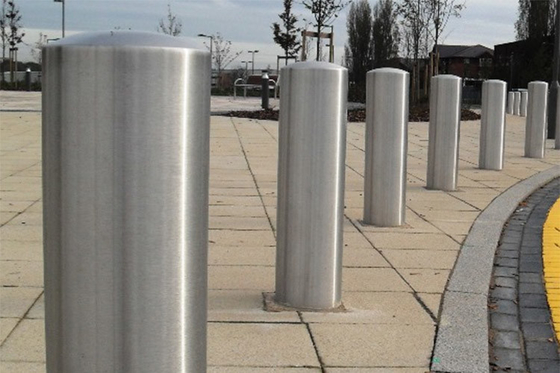Pre Buried / Surface Type Steel Bollard Post , Street Furniture Bollards Scratch Resistant supplier