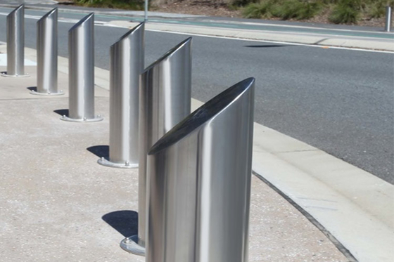 Pre Buried / Surface Type Steel Bollard Post , Street Furniture Bollards Scratch Resistant supplier